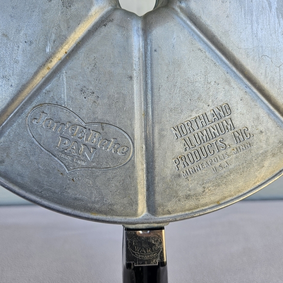 VTG Jon’E Bake Cornbread Pan 8 Slot Divided Aluminum Nordic Northland USA Made - Picture 8 of 10